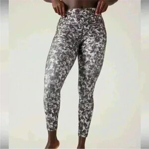 Athleta Salutation Stash High Rise 7/8 Tight in Opaline Floral Black Size 1X NWT